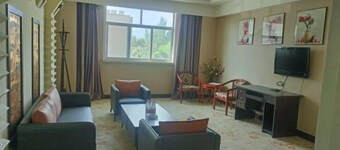 Gongliu Yongshun Hotel