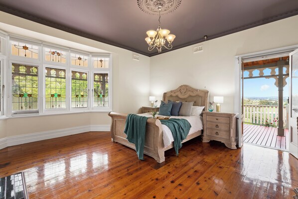 7 bedrooms, desk, iron/ironing board, free WiFi