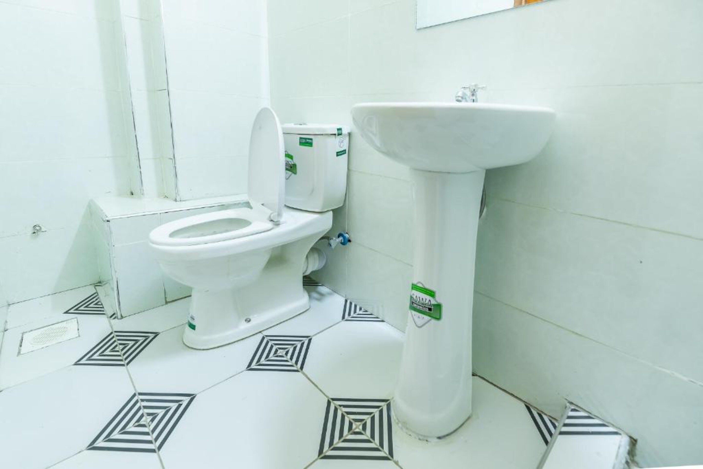 标准双人房, 城市景观 | 浴室 | 淋浴设施、免费洗浴用品、毛巾、肥皂