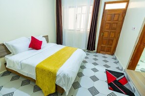 Standard Double Room, City View | Desk, free WiFi