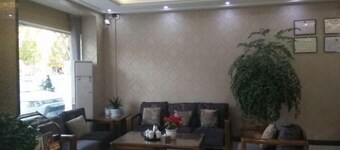 Xinye Jinchen Business Hotel