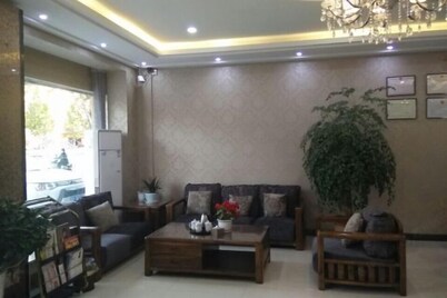 Xinye Jinchen Business Hotel