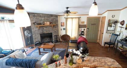 3BD vacation paradise on serene 55 acre lake