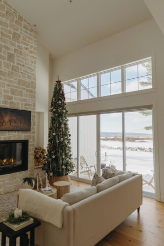 Scandinavian-Inspired Lake House on Lake Superior