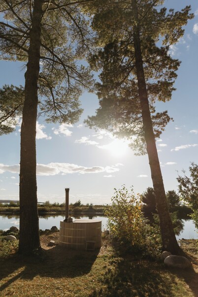 Modern Nordic Retreat w. Stunning Lake Views