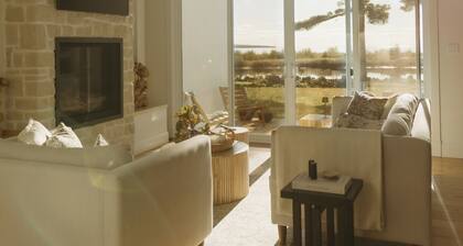 Modern Nordic Retreat w. Stunning Lake Views