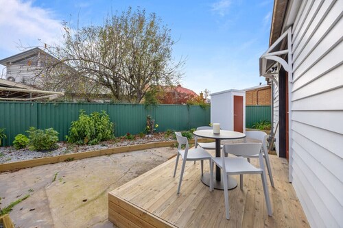 Stylish Home 5min drive to Sovereign Hill & Lake