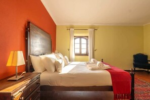 7 chambres, bureau, fer et planche à repasser, accès Internet