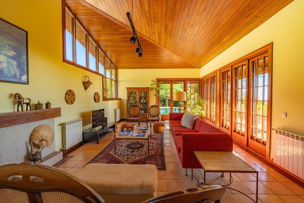 TV, fireplace, books