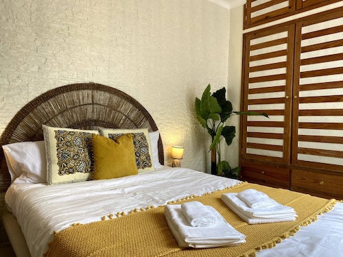 Casa Martinho Cozy Retreat in the Heart of Ponta Delgada