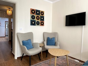 Apartment, 3 Bedrooms | Living room