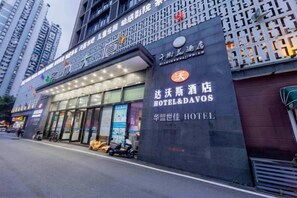 Exterior - Hotel & Davos (Chongqing Ranjiaba Light Rail Station) (Chongqing)