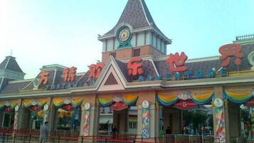 المنشأة من الخارج