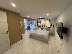 2 chambres, fer et planche à repasser, Wi-Fi gratuit, draps fournis