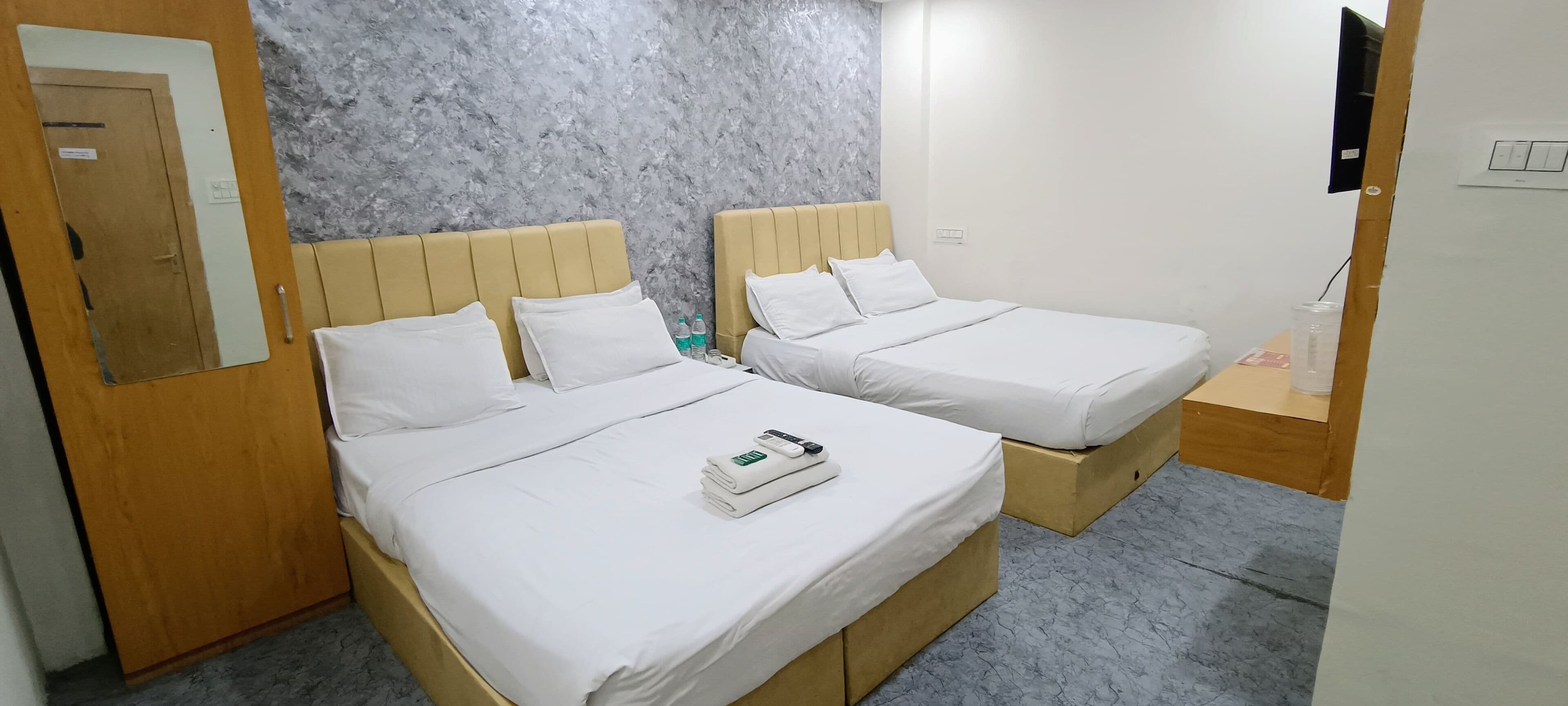 Free WiFi, bed sheets