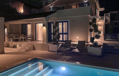 Stunning home in Zdrelac with private swimming pool, can be inside or outside