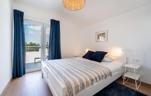 3 Schlafzimmer, Zimmersafe, Bügeleisen/Bügelbrett, Reisekinderbett