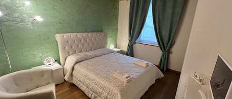 1 Schlafzimmer, Bügeleisen/Bügelbrett, Bettwäsche