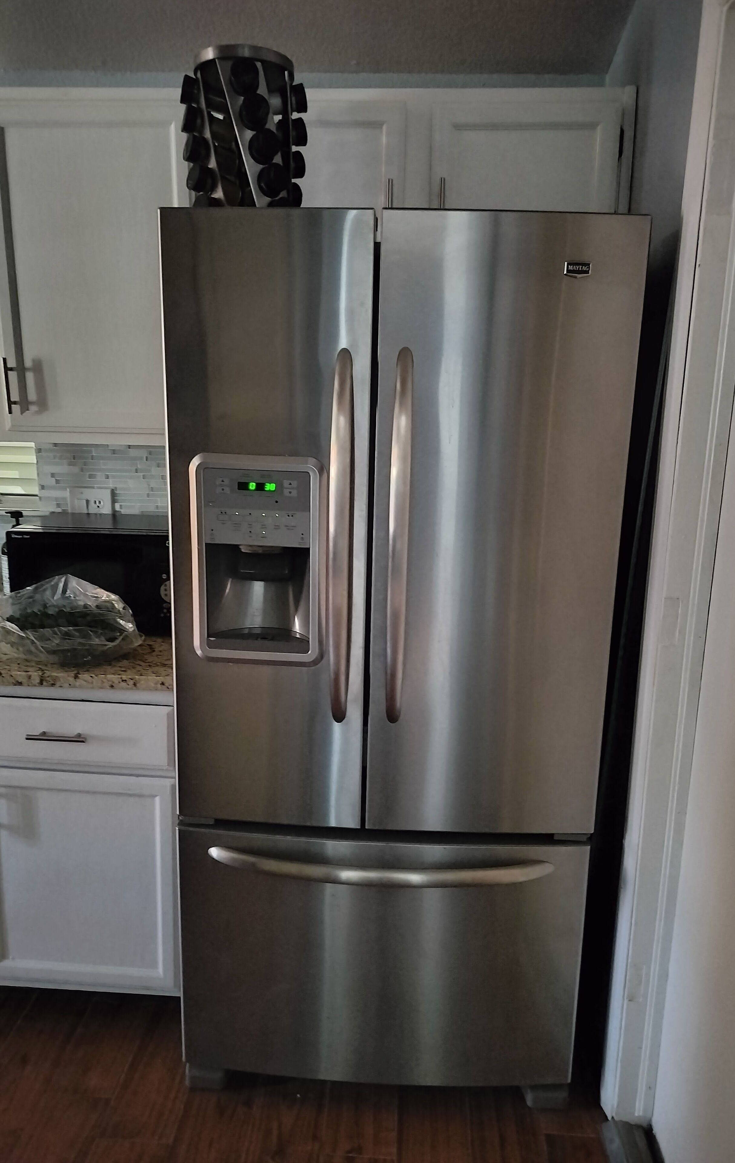 冰箱、微波炉、烤箱、炉灶