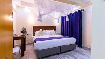 Desk, laptop workspace, free WiFi