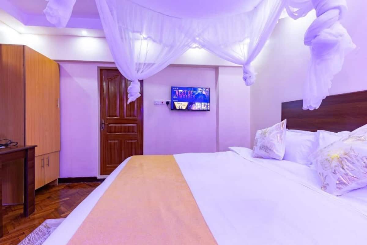 Superior Double Room | Desk, laptop workspace, free WiFi