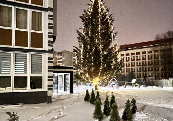 Estúdio, vista para o pátio | Vista para o pátio