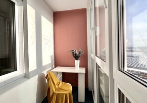 Estúdio, vista para o pátio | Sacada