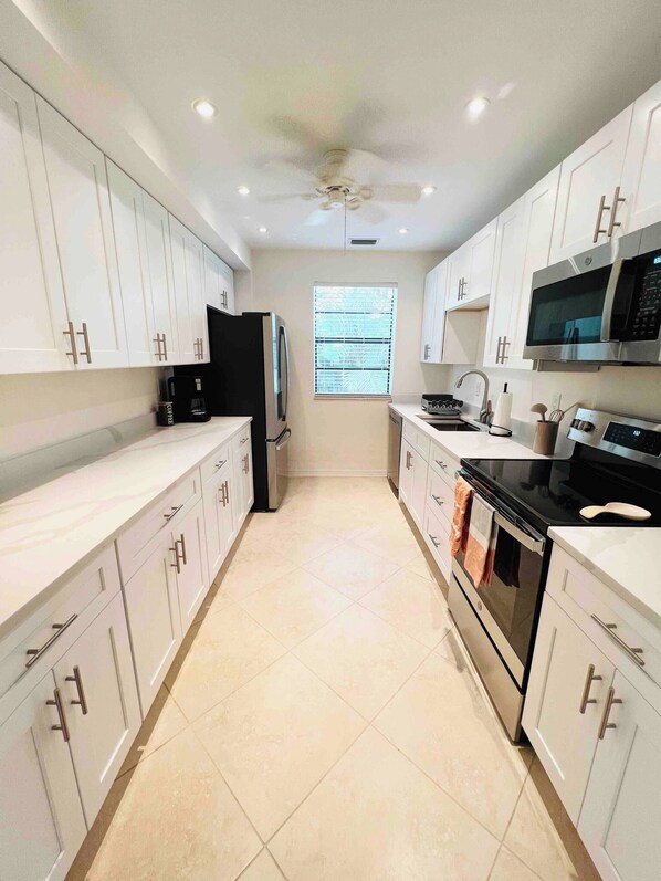 Huis, 4 slaapkamers, patio | Interieur