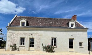 Exterior - Touraine farmhouse (Bréhémont)