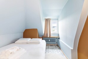 Schreibtisch, Bügeleisen/Bügelbrett, WLAN, Bettwäsche