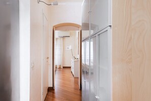 1 bedroom, desk, iron/ironing board, WiFi