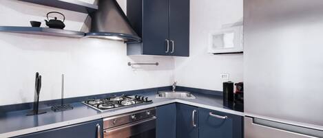 Kühlschrank, Ofen, Herdplatte, Geschirrspüler