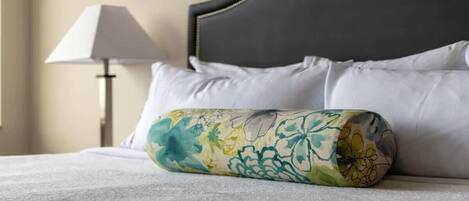 2 عدّة غرف نوم ومكواة/لوح كي وواي فاي وملاءات أسرّة