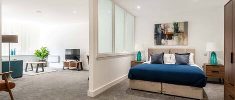 Schreibtisch, Bügeleisen/Bügelbrett, WLAN, Bettwäsche