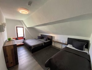 5 Schlafzimmer, WLAN, Bettwäsche