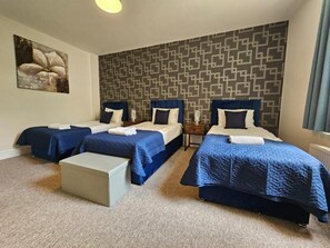 2 bedrooms, iron/ironing board, free WiFi, bed sheets