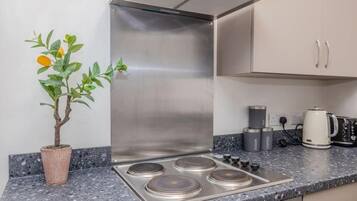 Køleskab, mikrobølgeovn, ovn, opvaskemaskine