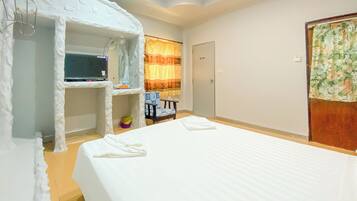 Quarto casal superior | Wi-Fi de cortesia, roupa de cama