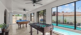 Relaxing 5BR w/ Heated Pool, Billiards & Foosball