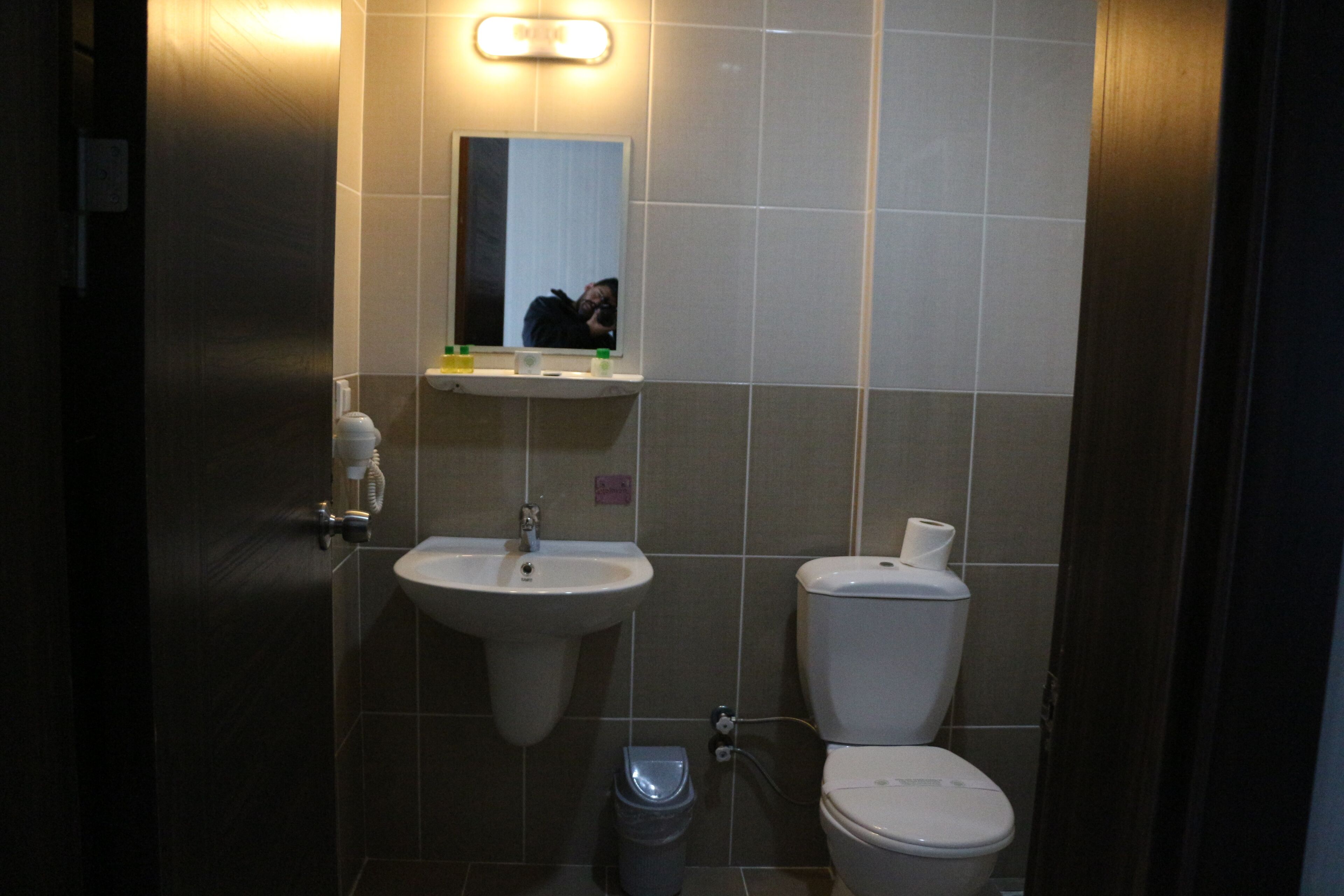 Bruser, hårtørrer, håndklæder, Sæbe