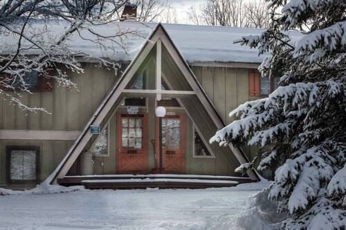 Condo-Style Vacation Home Walking Distance To Ski Hill