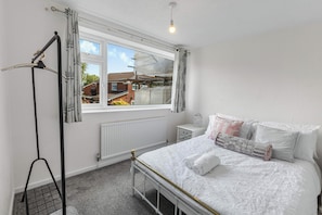 3 bedrooms, iron/ironing board, travel crib, free WiFi