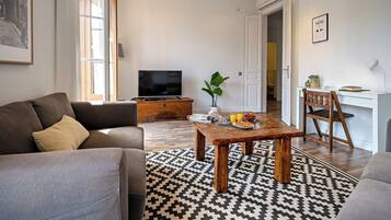 Classic Apartment, Balcony, City View | Living area