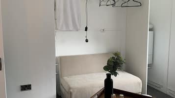 Apartment | 1 bedroom, iron/ironing board, free WiFi, bed sheets