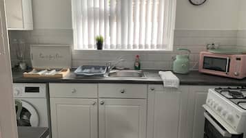 Apartment | Private kitchen | Fridge, microwave, oven, stovetop