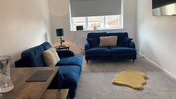 Apartment | Living area | TV