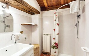 Villa | 5 bedrooms - Baciola in Ortignano Raggiolo (Ortignano Raggiolo)