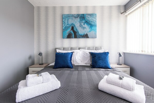 Apartment, 3 Bedrooms | 3 bedrooms, iron/ironing board, bed sheets - Clamley Court (Liverpool)