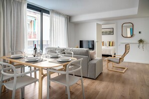 In-room dining - Habitat Apartments Teatre (L'Hospitalet de Llobregat)