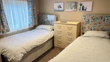 2 bedrooms, WiFi, bed sheets